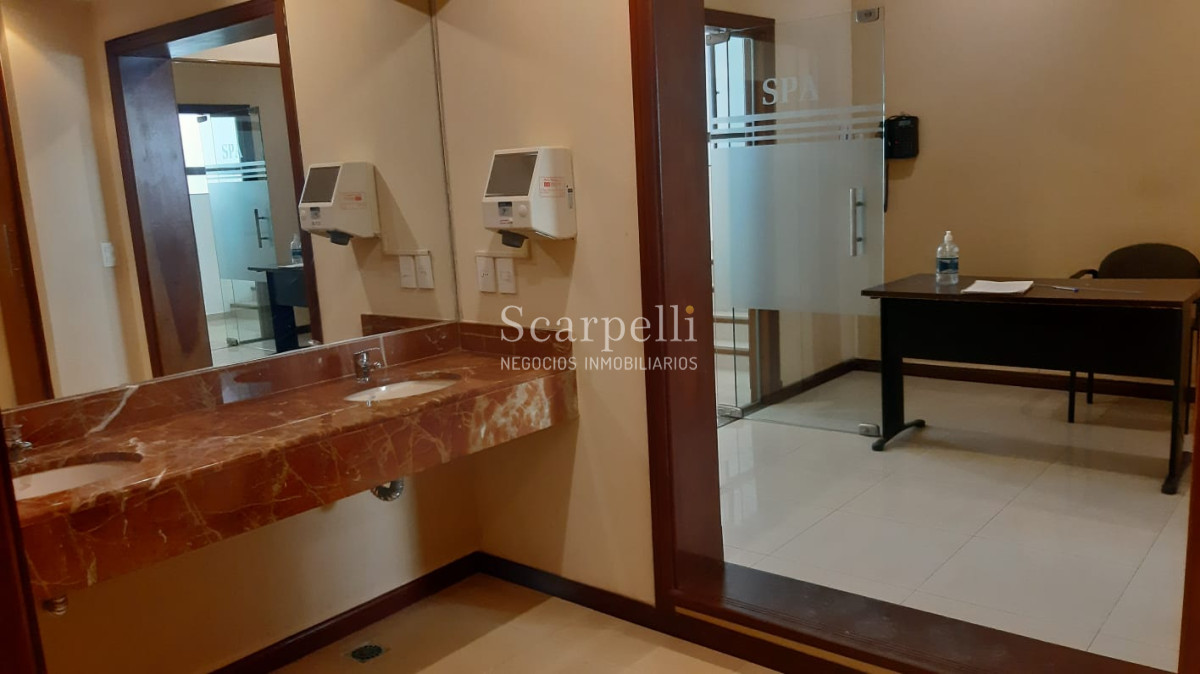 Apartamento ID.14984 - PARQUEMAR II  Frente a los Dedos y en el 2do. Centro Comercial de Pde con todos los servicios a mano y la Plaza Gastronómica mas en cuenta de la Península.-