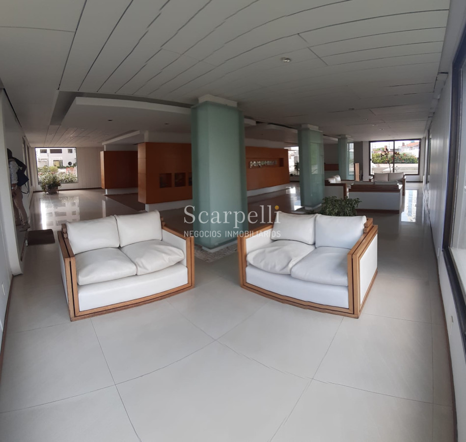 Apartamento ID.14984 - PARQUEMAR II  Frente a los Dedos y en el 2do. Centro Comercial de Pde con todos los servicios a mano y la Plaza Gastronómica mas en cuenta de la Península.-