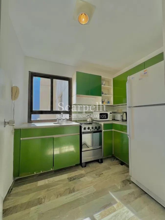 Apartamento ID.14984 - PARQUEMAR II  Frente a los Dedos y en el 2do. Centro Comercial de Pde con todos los servicios a mano y la Plaza Gastronómica mas en cuenta de la Península.-