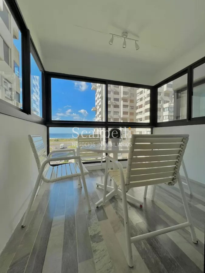 Apartamento ID.14984 - PARQUEMAR II  Frente a los Dedos y en el 2do. Centro Comercial de Pde con todos los servicios a mano y la Plaza Gastronómica mas en cuenta de la Península.-
