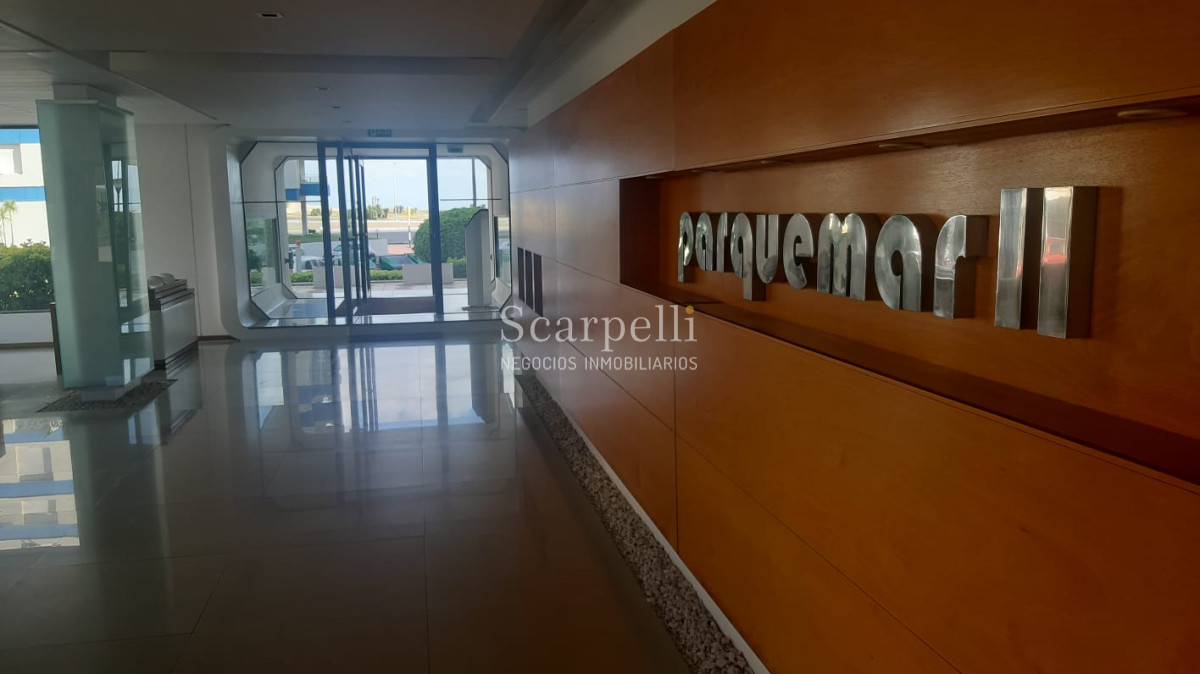Apartamento ID.14984 - PARQUEMAR II  Frente a los Dedos y en el 2do. Centro Comercial de Pde con todos los servicios a mano y la Plaza Gastronómica mas en cuenta de la Península.-