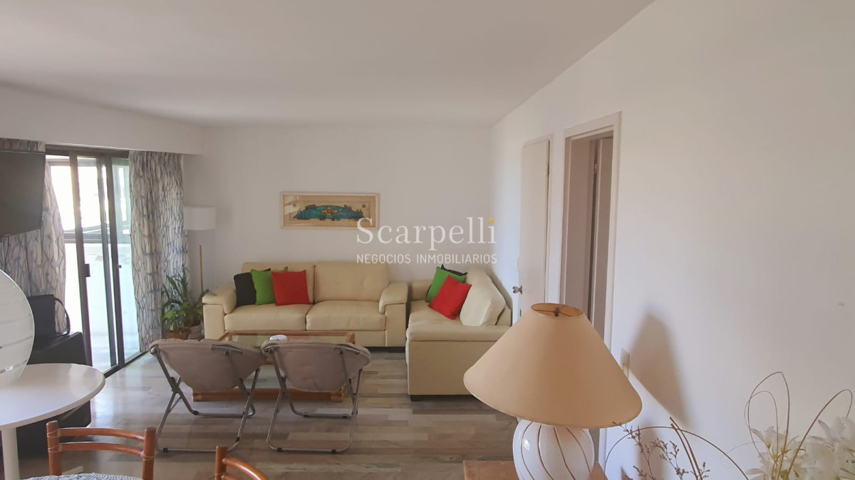 Apartamento ID.14984 - PARQUEMAR II  Frente a los Dedos y en el 2do. Centro Comercial de Pde con todos los servicios a mano y la Plaza Gastronómica mas en cuenta de la Península.-