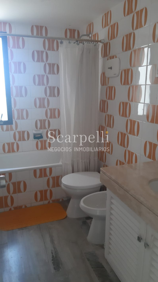 Apartamento ID.14984 - PARQUEMAR II  Frente a los Dedos y en el 2do. Centro Comercial de Pde con todos los servicios a mano y la Plaza Gastronómica mas en cuenta de la Península.-