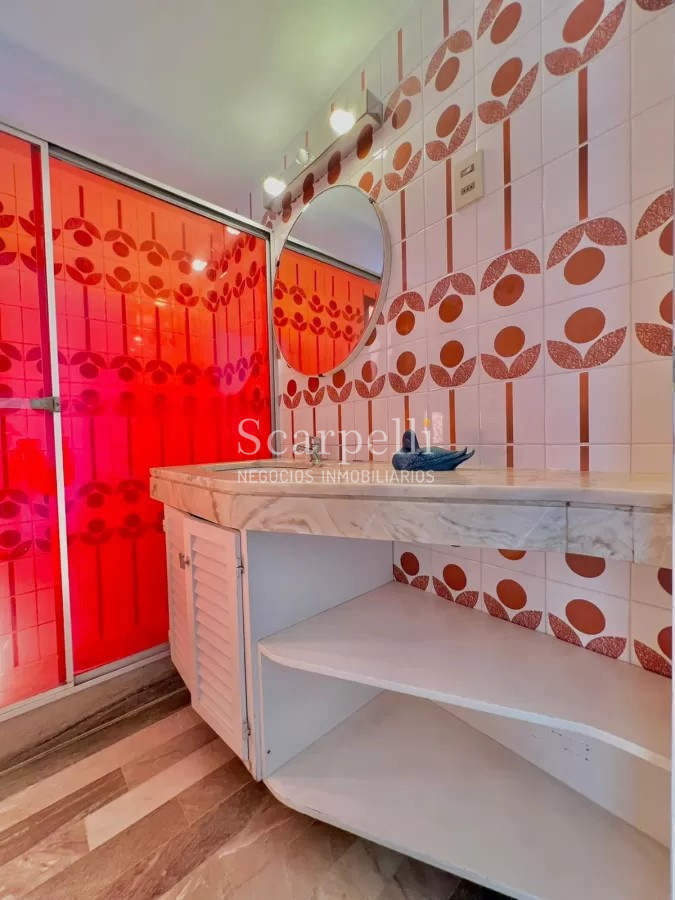 Apartamento ID.14984 - PARQUEMAR II  Frente a los Dedos y en el 2do. Centro Comercial de Pde con todos los servicios a mano y la Plaza Gastronómica mas en cuenta de la Península.-