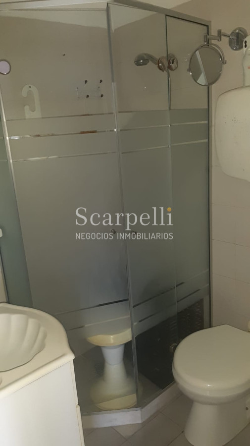 Apartamento ID.15157 - Monoambiente en Piso Alto a mts. de 18 de Julio con la mejor vista del Sur de Montevideo y gran terraza cerrada.-