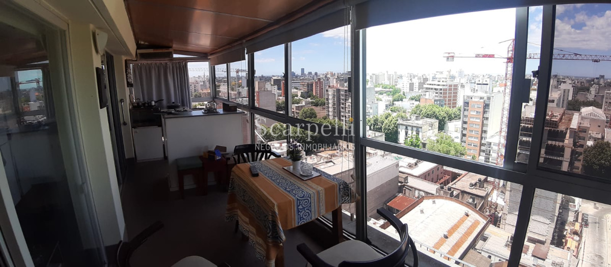 Apartamento ID.15157 - Monoambiente en Piso Alto a mts. de 18 de Julio con la mejor vista del Sur de Montevideo y gran terraza cerrada.-