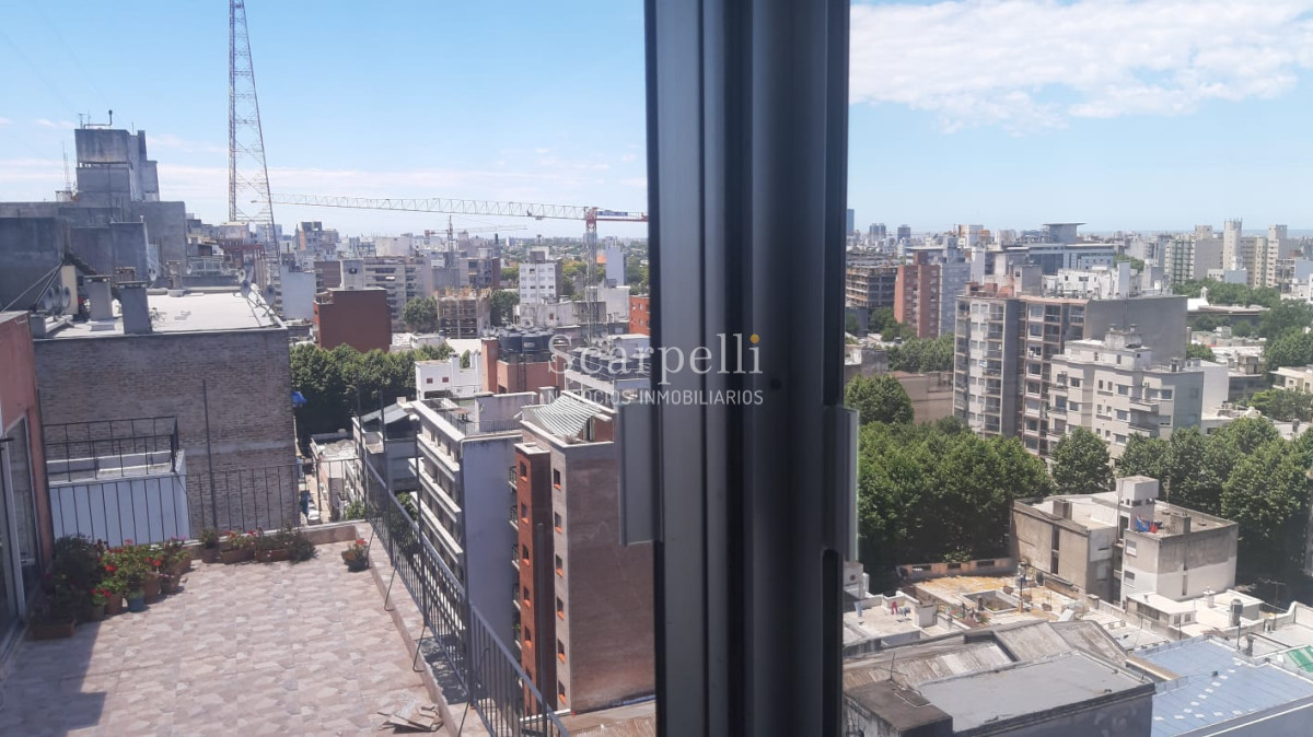 Apartamento ID.15157 - Monoambiente en Piso Alto a mts. de 18 de Julio con la mejor vista del Sur de Montevideo y gran terraza cerrada.-