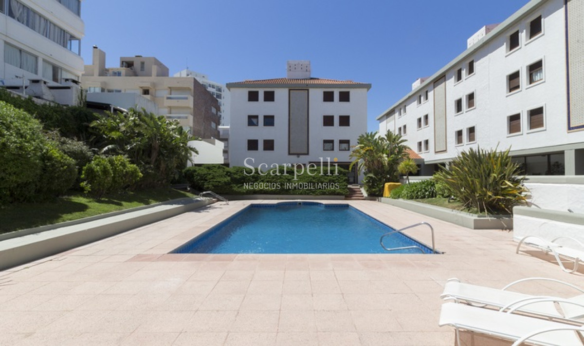 Apartamento ID.15377 - El Farallón - Península: Apartamento frente a El Emir 3er. piso con Estupenda Terraza al Mar