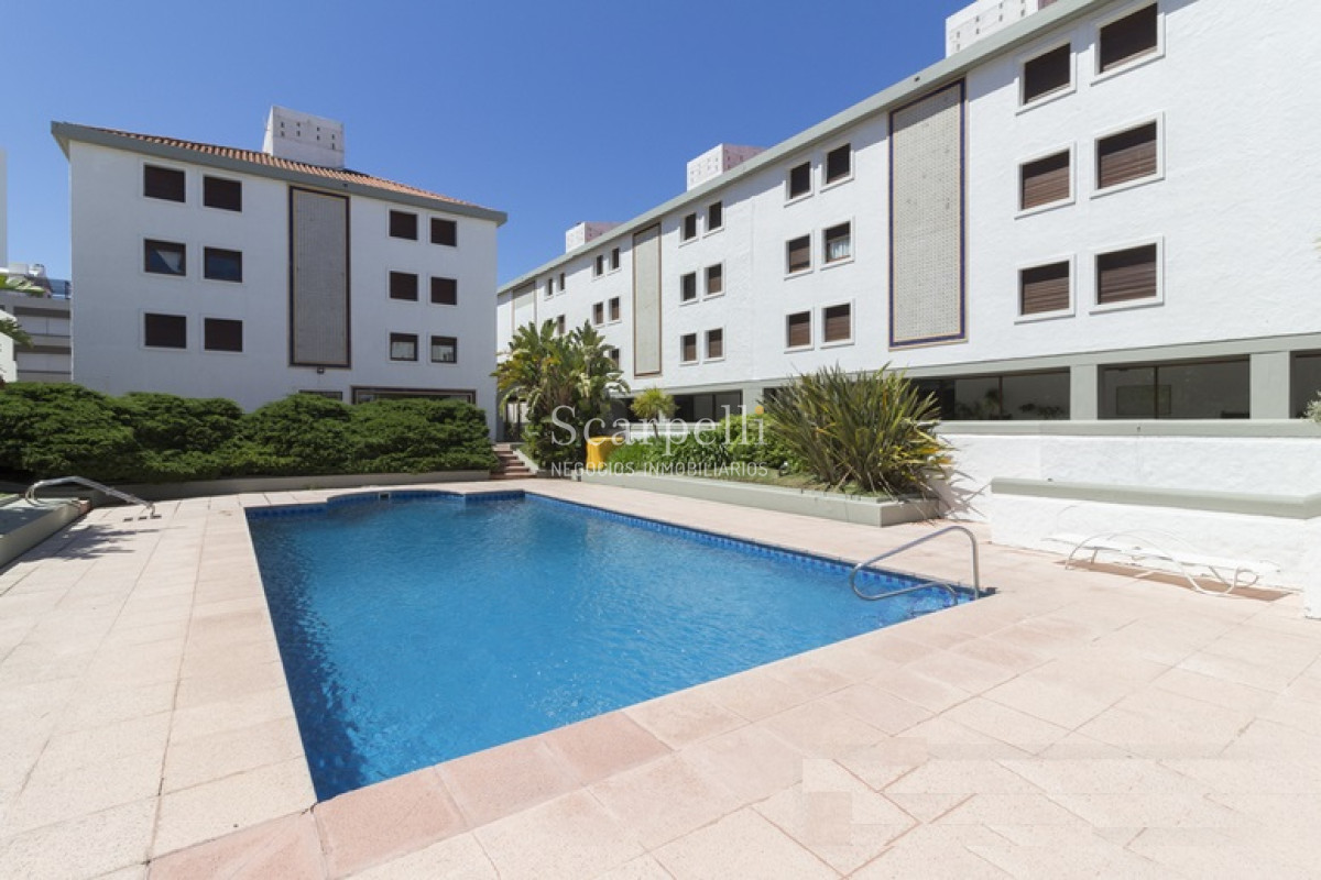 Apartamento ID.15377 - El Farallón - Península: Apartamento frente a El Emir 3er. piso con Estupenda Terraza al Mar