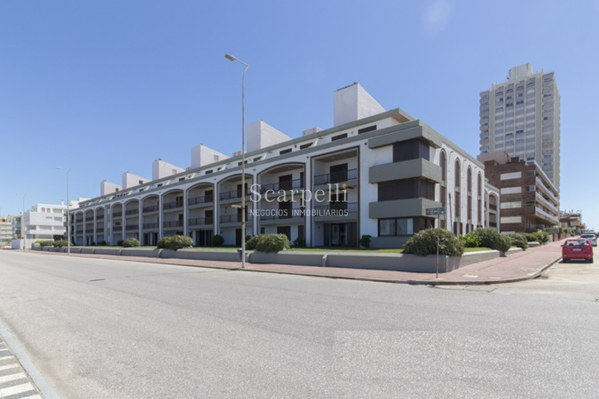 Apartamento ID.15377 - El Farallón - Península: Apartamento frente a El Emir 3er. piso con Estupenda Terraza al Mar