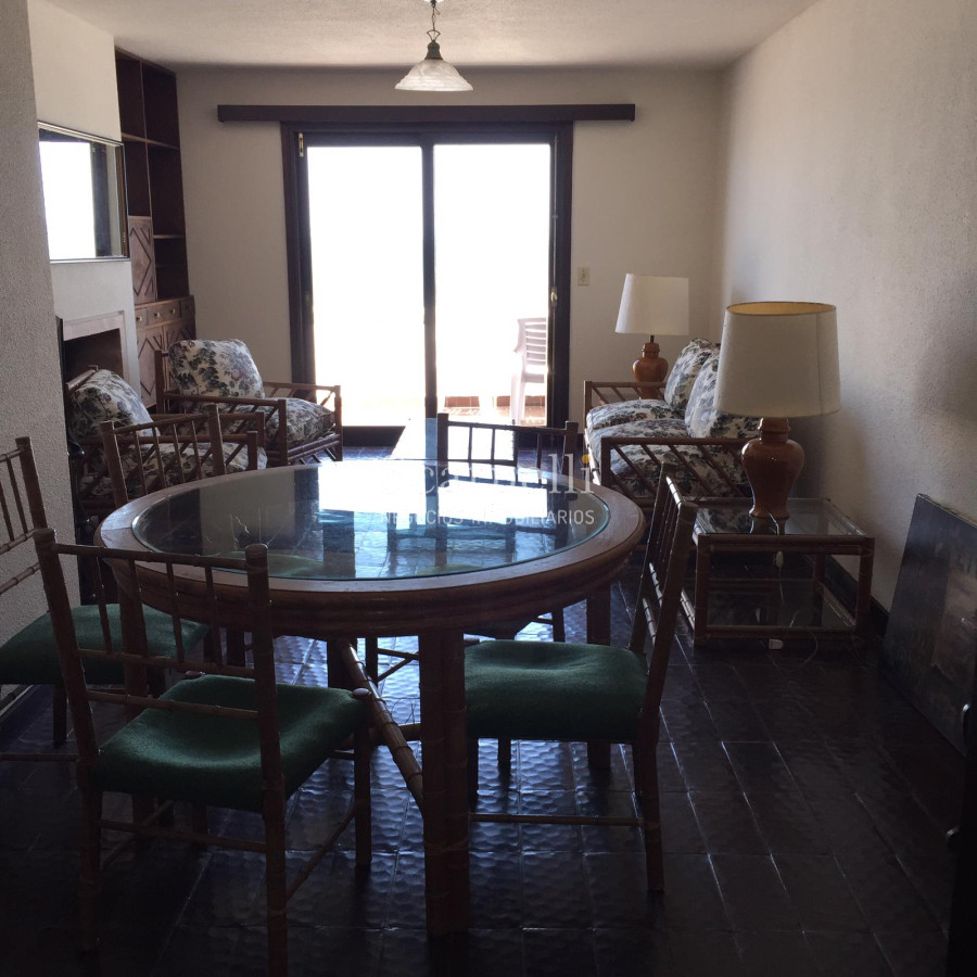 Apartamento ID.15377 - El Farallón - Península: Apartamento frente a El Emir 3er. piso con Estupenda Terraza al Mar