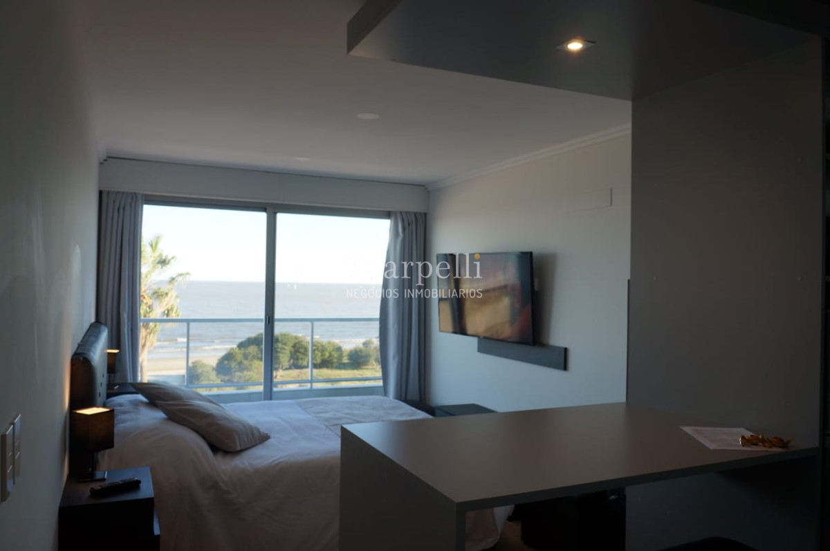 Apartamento ID.15885 - Destacado Monoambiente en Rambla  de Malvín totalmente equipado con estupenda terraza y la mejor vista pronto para disfrutar