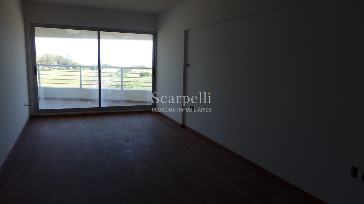 Apartamento ID.16838 - Barra de Carrasco: Rambla Nuevo con estupenda terraza con parrillero y múltiples servicios: Piscina, Barbacoa, Gimnasio.-
