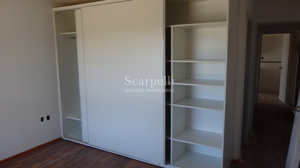 Apartamento ID.16838 - Barra de Carrasco: Rambla Nuevo con estupenda terraza con parrillero y múltiples servicios: Piscina, Barbacoa, Gimnasio.-