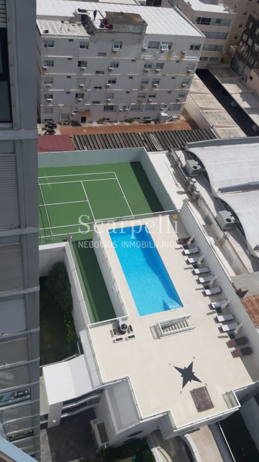 Apartamento ID.17074 - Amplísimo Apartamento Con Estufa a Leña en el Techo de Punta del Este con Majestuosa Vista