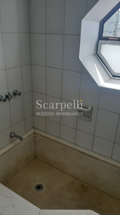 Apartamento ID.17074 - Amplísimo Apartamento Con Estufa a Leña en el Techo de Punta del Este con Majestuosa Vista