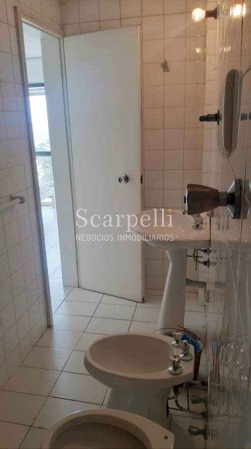 Apartamento ID.17074 - Amplísimo Apartamento Con Estufa a Leña en el Techo de Punta del Este con Majestuosa Vista