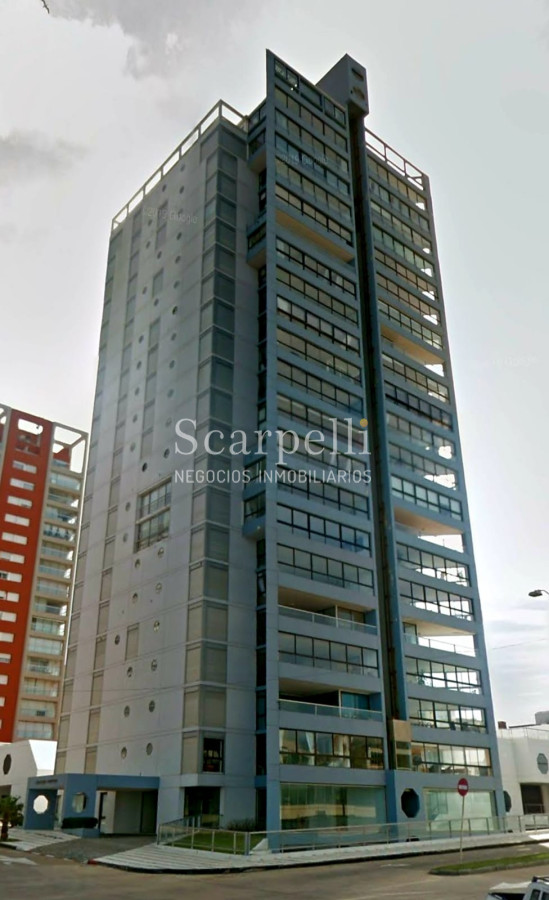 Apartamento ID.17074 - Amplísimo Apartamento Con Estufa a Leña en el Techo de Punta del Este con Majestuosa Vista
