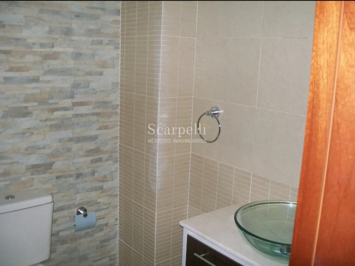 Apartamento ID.18085 - Estrene Apartamento en la Rambla de Malvin Piso Alto con Barbacoas y Piscinas en Común.-