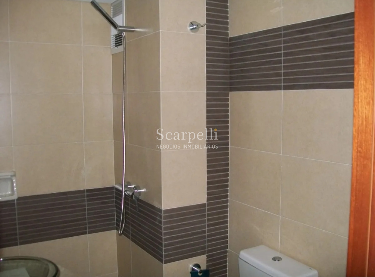 Apartamento ID.18085 - Estrene Apartamento en la Rambla de Malvin Piso Alto con Barbacoas y Piscinas en Común.-