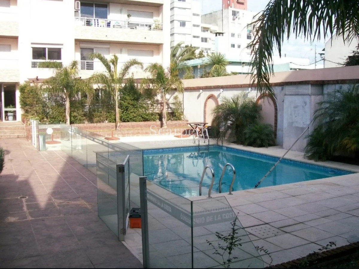 Apartamento ID.18085 - Estrene Apartamento en la Rambla de Malvin Piso Alto con Barbacoas y Piscinas en Común.-