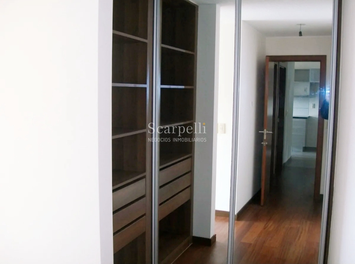 Apartamento ID.18085 - Estrene Apartamento en la Rambla de Malvin Piso Alto con Barbacoas y Piscinas en Común.-