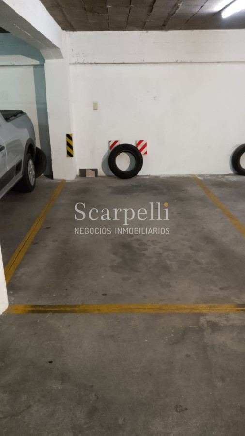 Apartamento ID.18238 - Pocitos: Apartamento en Planta Baja con Amplio Patio + Parrillero & Garage