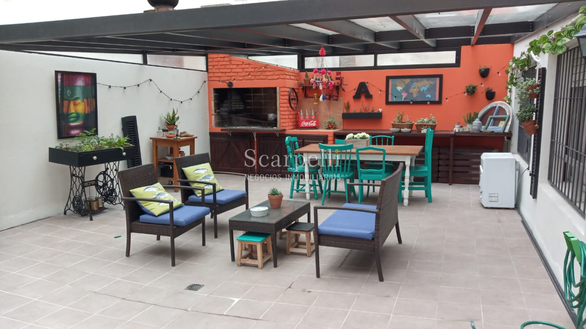 Apartamento ID.18238 - Pocitos: Apartamento en Planta Baja con Amplio Patio + Parrillero & Garage