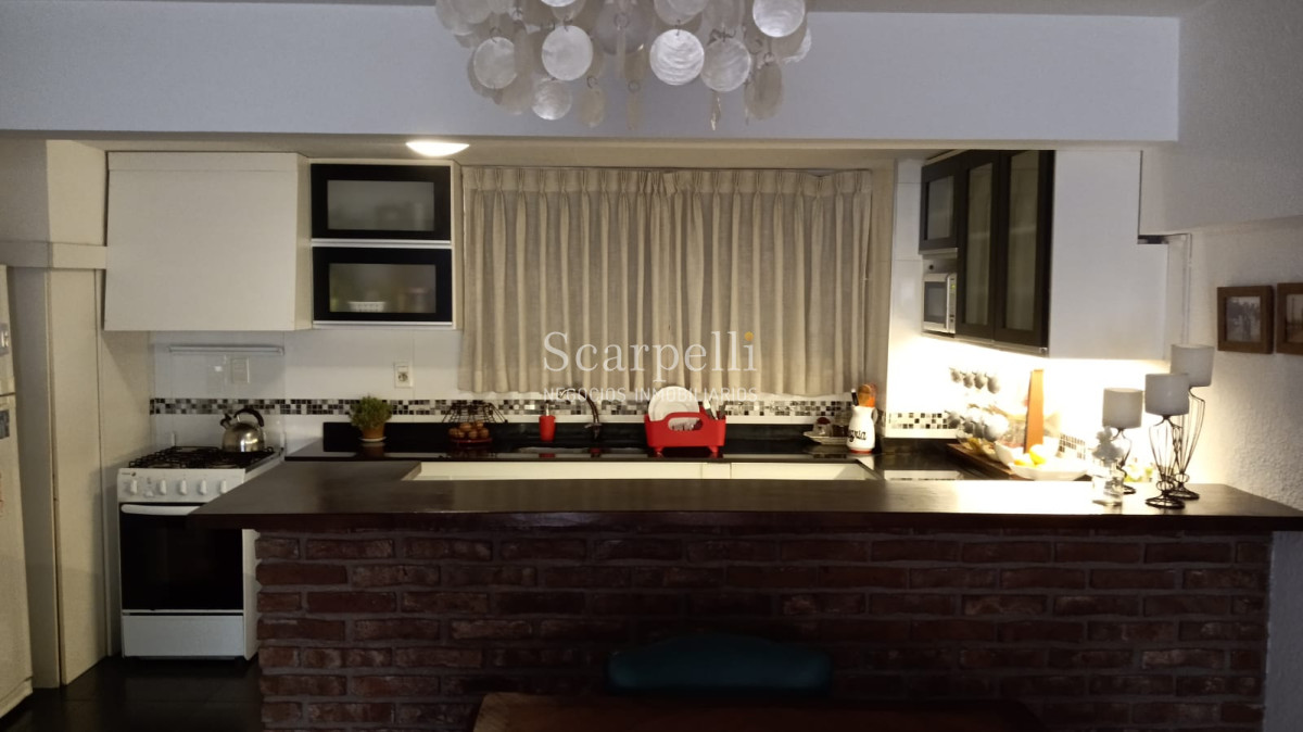 Apartamento ID.18238 - Pocitos: Apartamento en Planta Baja con Amplio Patio + Parrillero & Garage