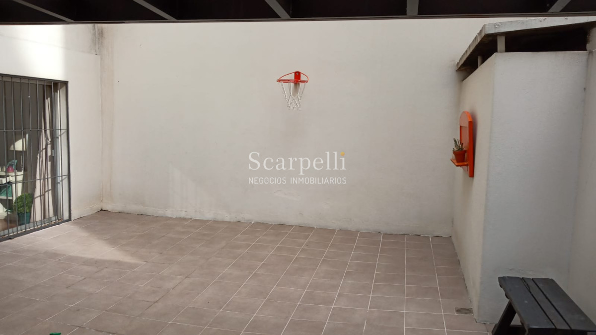Apartamento ID.18238 - Pocitos: Apartamento en Planta Baja con Amplio Patio + Parrillero & Garage