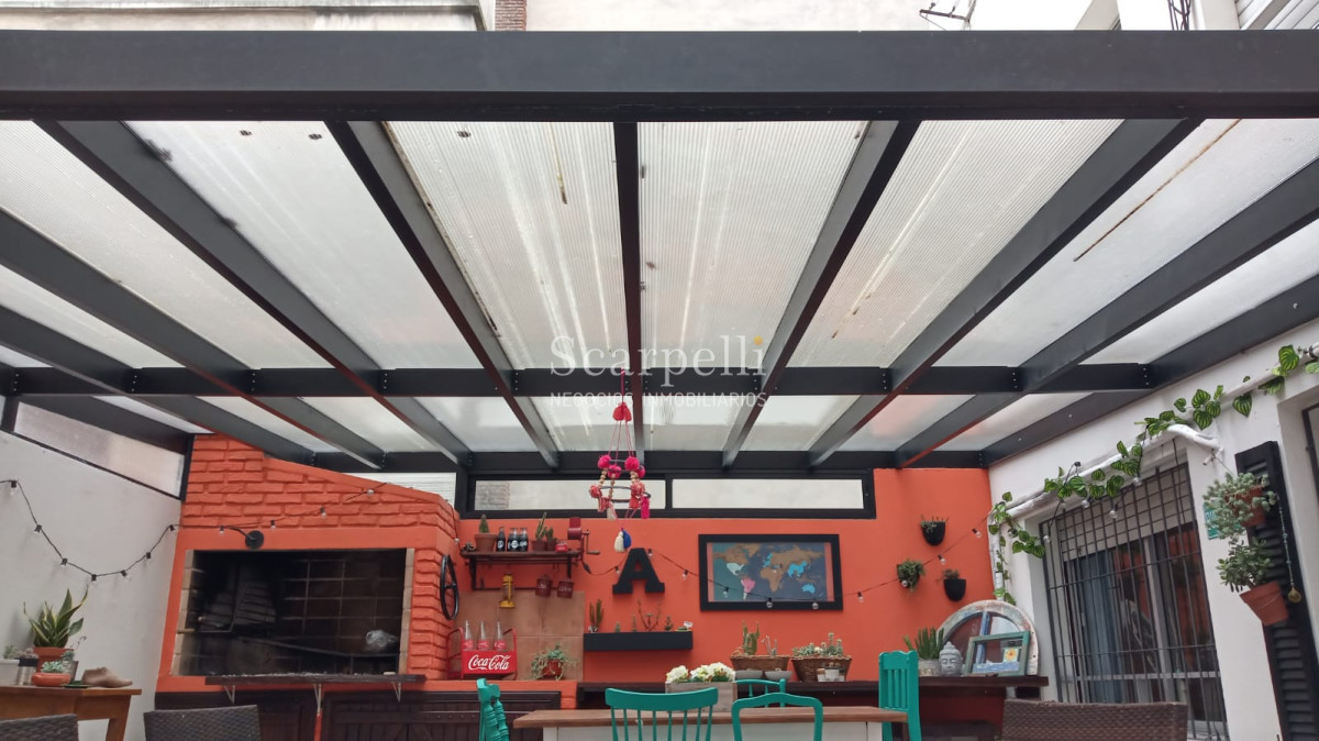 Apartamento ID.18238 - Pocitos: Apartamento en Planta Baja con Amplio Patio + Parrillero & Garage