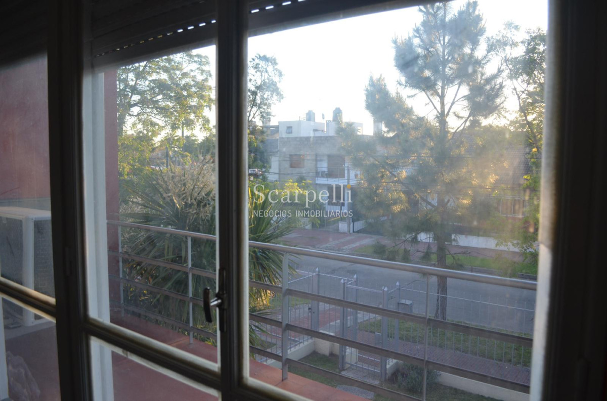 Apartamento ID.18444 - Propiedad Horizontal de Altos Al frente todo Impecable Muy Luminoso con Buenas Terrazas como a Estrenar