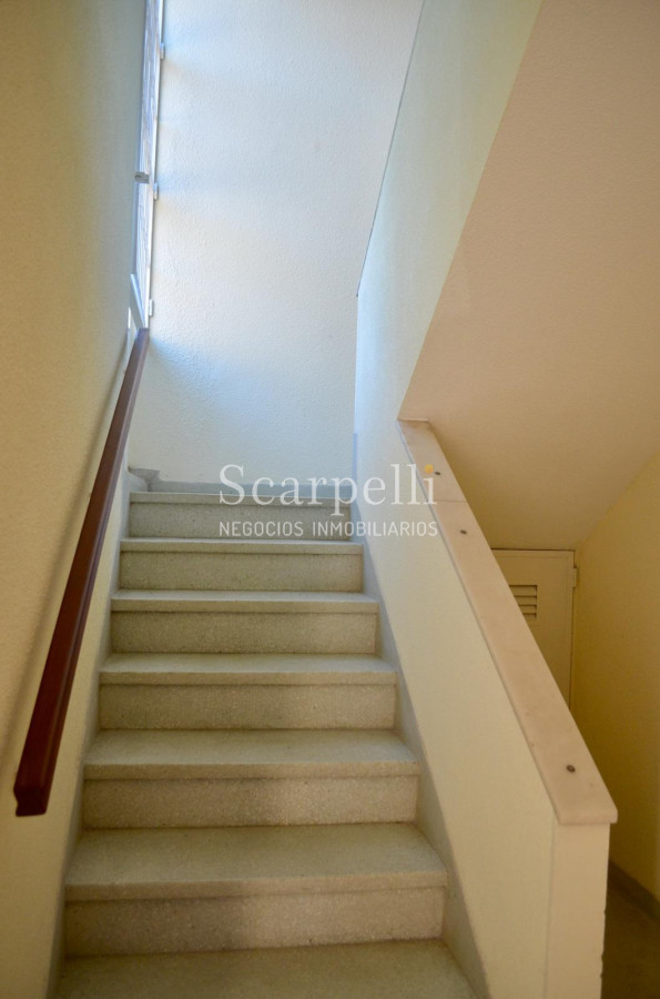 Apartamento ID.18444 - Propiedad Horizontal de Altos Al frente todo Impecable Muy Luminoso con Buenas Terrazas como a Estrenar