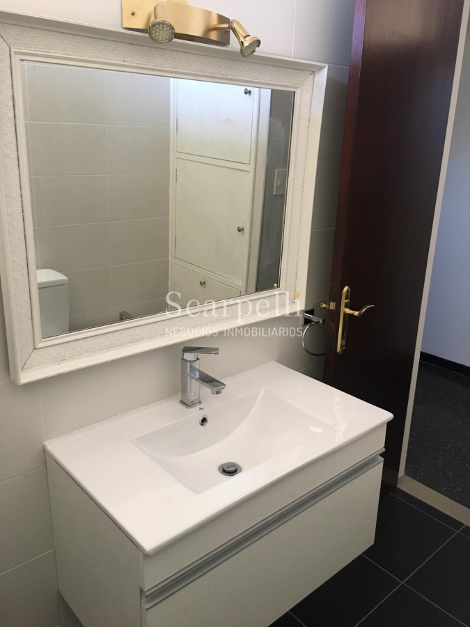 Apartamento ID.18444 - Propiedad Horizontal de Altos Al frente todo Impecable Muy Luminoso con Buenas Terrazas como a Estrenar