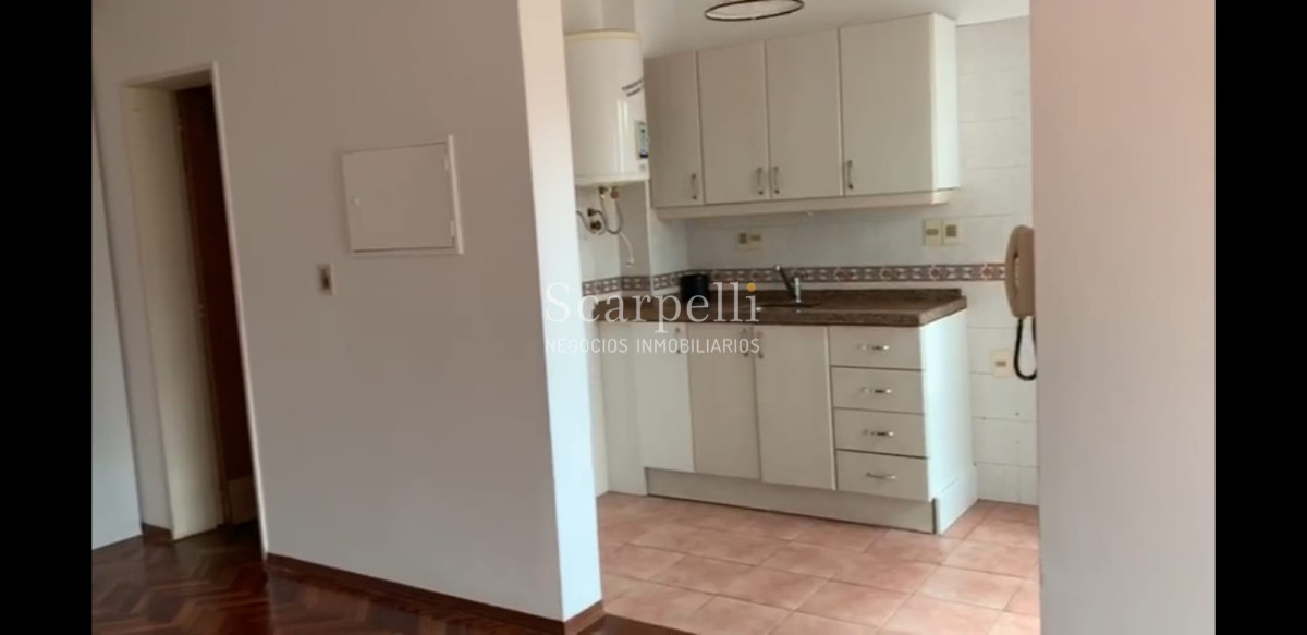 Apartamento ID.18554 - Punta Carretas frente al Club de Golf y a mts. de la Rambla: Monoambiente con Patio