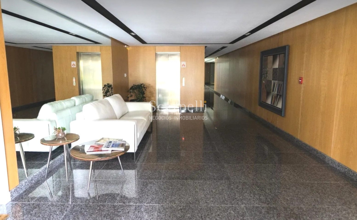 Apartamento ID.18679 - Estrene Apartamento de Categoría en Carrasco Tradicional Próximo a Arocena con terminaciones y detalles únicos.-
