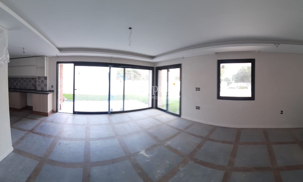 Apartamento ID.18679 - Estrene Apartamento de Categoría en Carrasco Tradicional Próximo a Arocena con terminaciones y detalles únicos.-