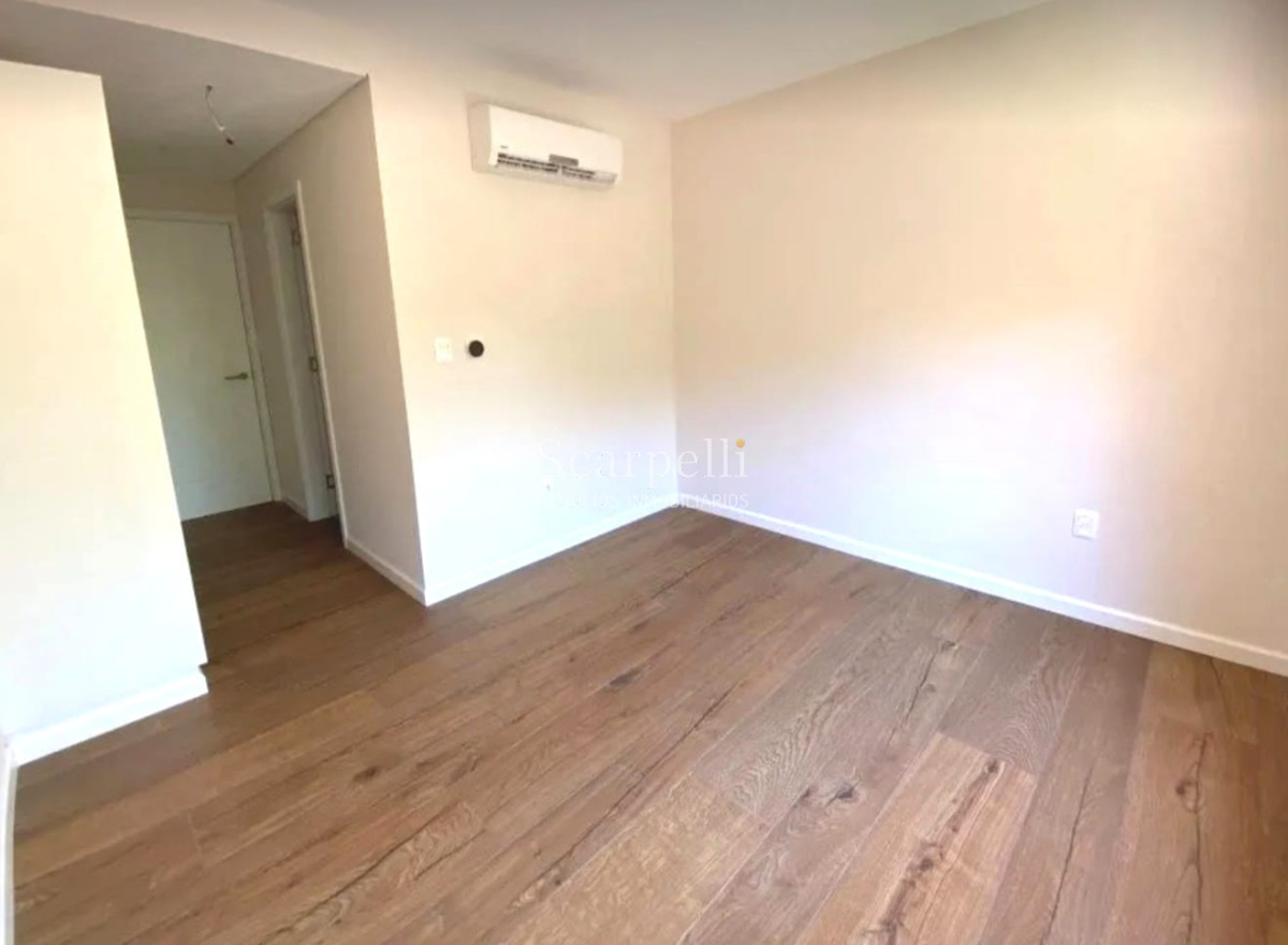 Apartamento ID.18679 - Estrene Apartamento de Categoría en Carrasco Tradicional Próximo a Arocena con terminaciones y detalles únicos.-