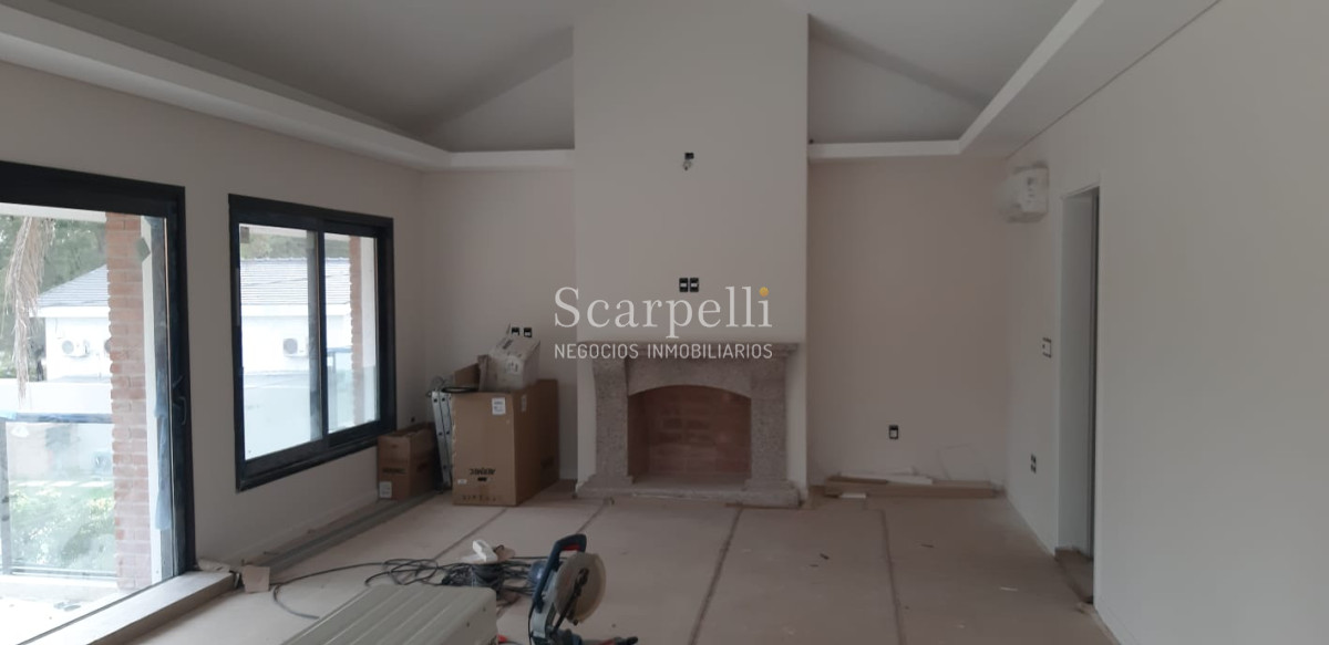 Apartamento ID.18679 - Estrene Apartamento de Categoría en Carrasco Tradicional Próximo a Arocena con terminaciones y detalles únicos.-
