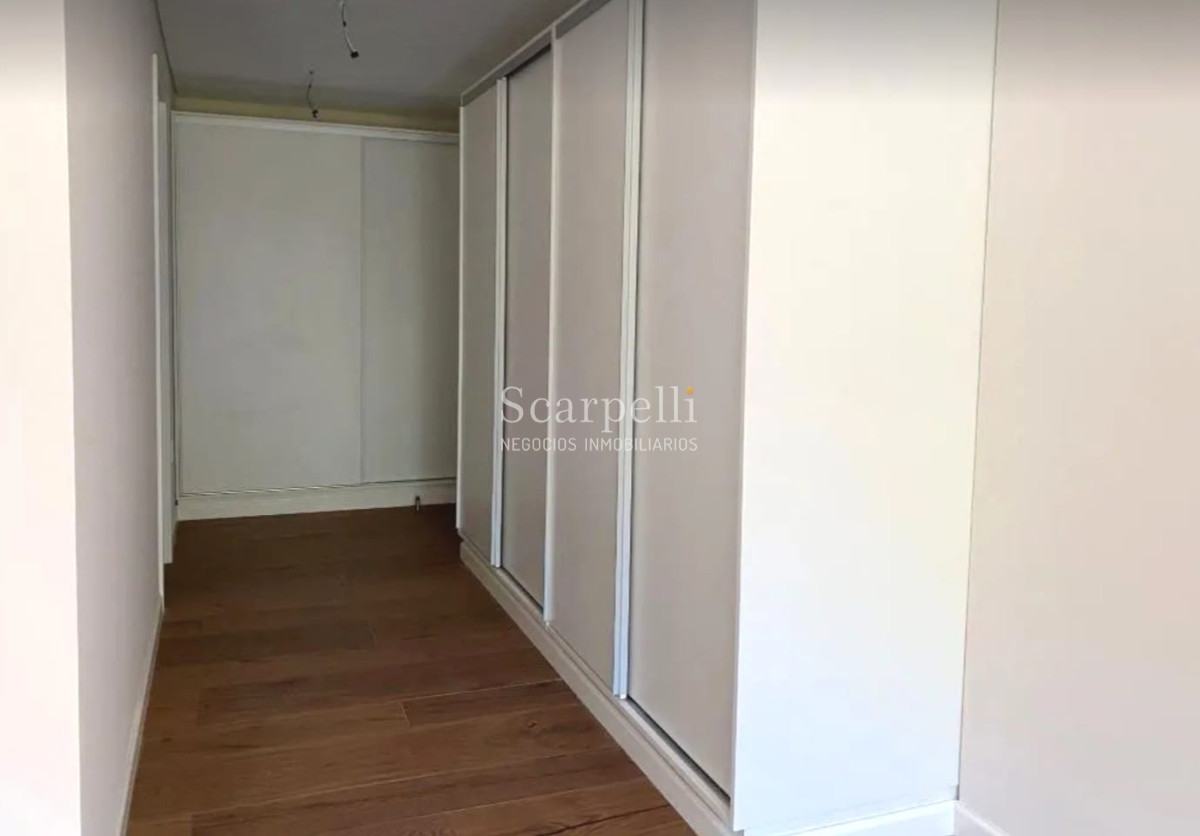 Apartamento ID.18679 - Estrene Apartamento de Categoría en Carrasco Tradicional Próximo a Arocena con terminaciones y detalles únicos.-