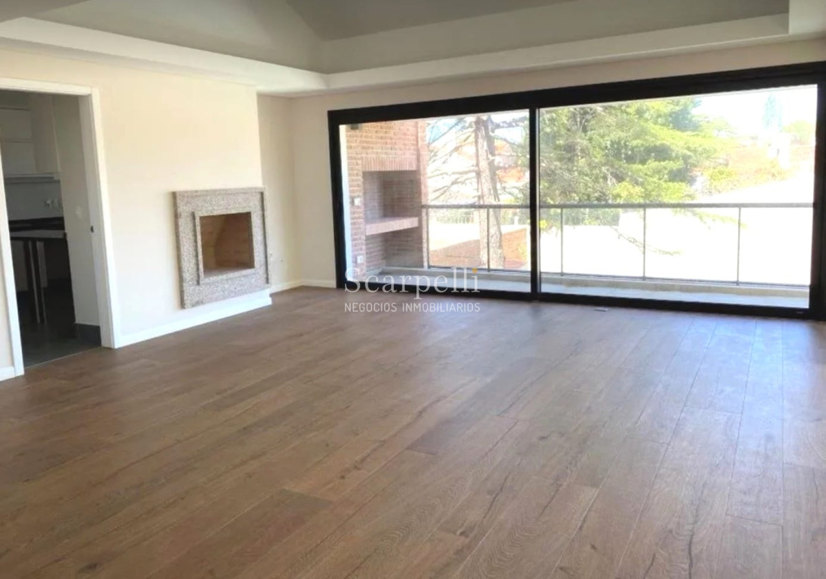 Apartamento ID.18679 - Estrene Apartamento de Categoría en Carrasco Tradicional Próximo a Arocena con terminaciones y detalles únicos.-