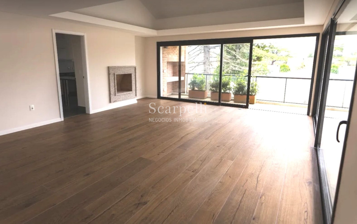 Apartamento ID.18679 - Estrene Apartamento de Categoría en Carrasco Tradicional Próximo a Arocena con terminaciones y detalles únicos.-