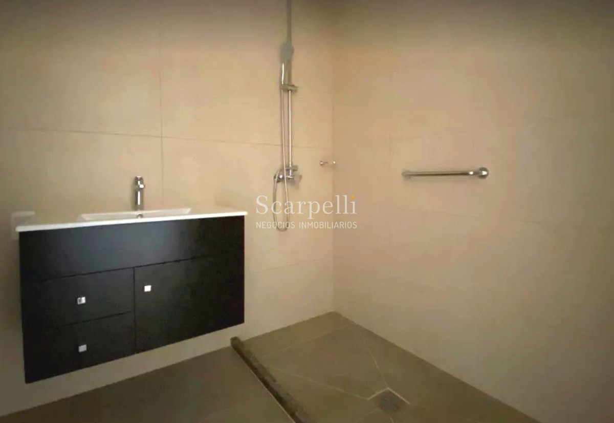 Apartamento ID.18679 - Estrene Apartamento de Categoría en Carrasco Tradicional Próximo a Arocena con terminaciones y detalles únicos.-