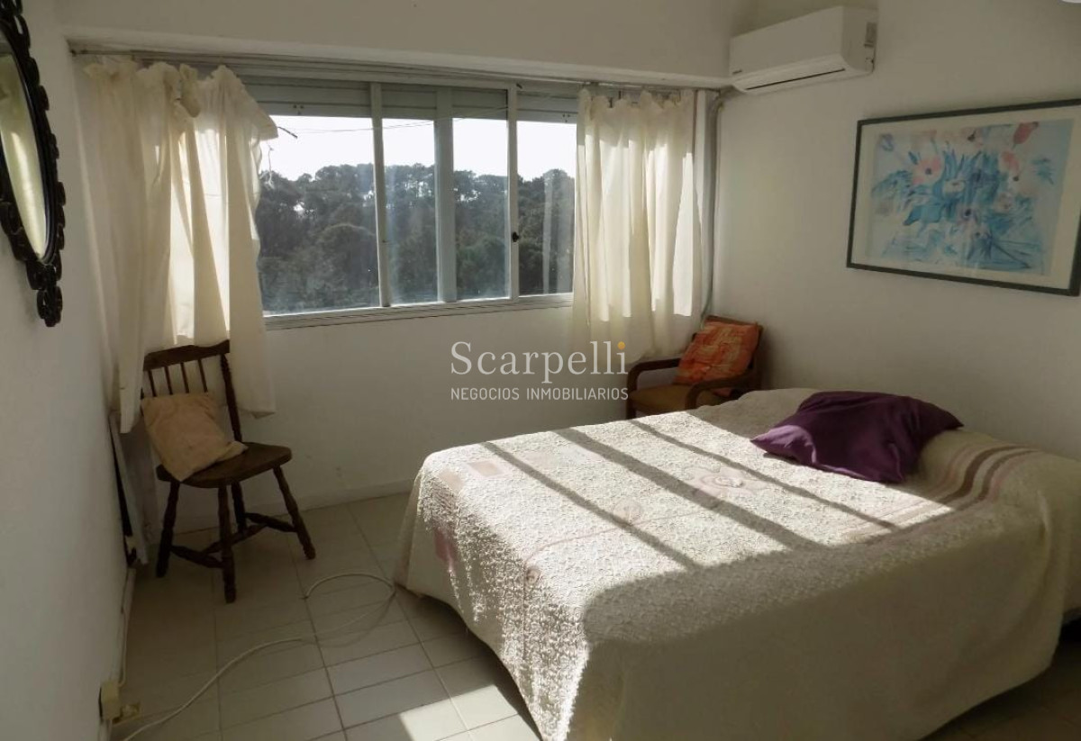 Apartamento ID.19815 - Piso Alto en Roosvelt y Blvar. Artigas Próximo   a muy pocos mts. del Sanatorio Cantegril