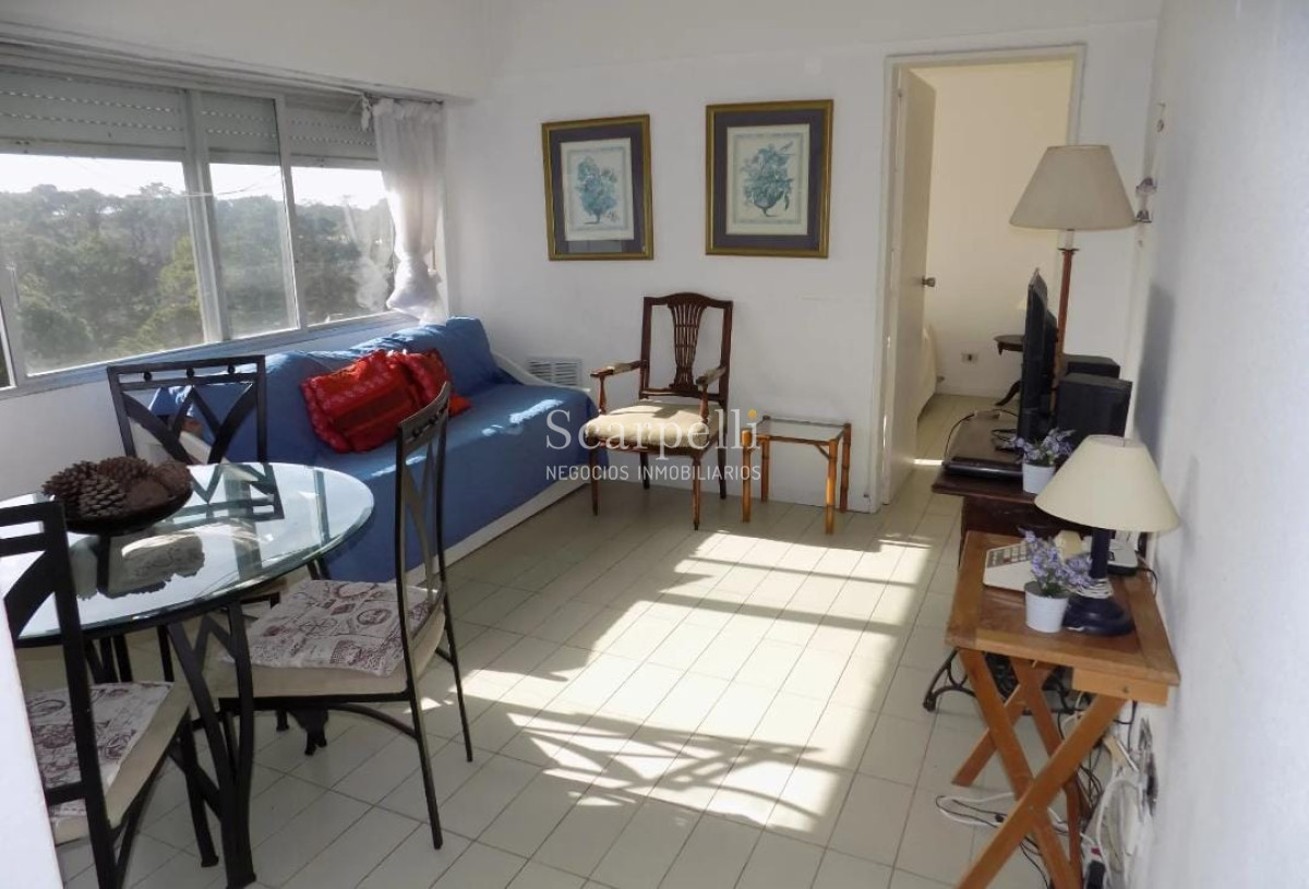 Apartamento ID.19815 - Piso Alto en Roosvelt y Blvar. Artigas Próximo   a muy pocos mts. del Sanatorio Cantegril