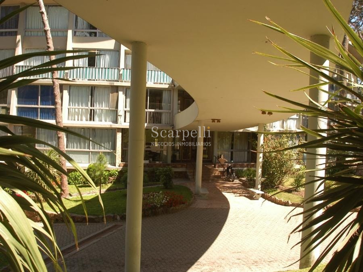 Apartamento ID.21170 - Arcobaleno: Parada 16 Mansa :  Complejo Emblemático de Punta del Este.-