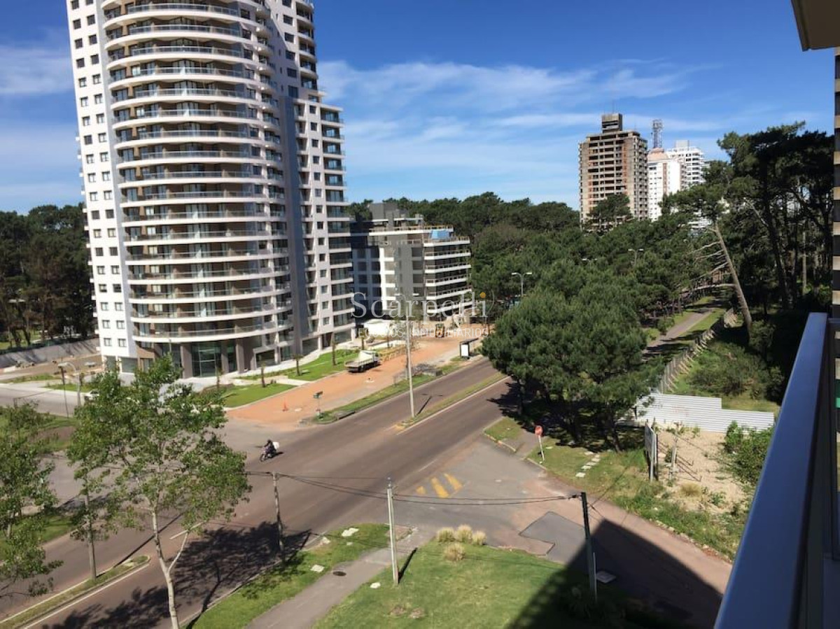 Apartamento ID.21553 - Parada 16. Av. Roosevelt y Av. Litman Prox. Cantegril Country Club Nuevo Con Todos los Amenities
