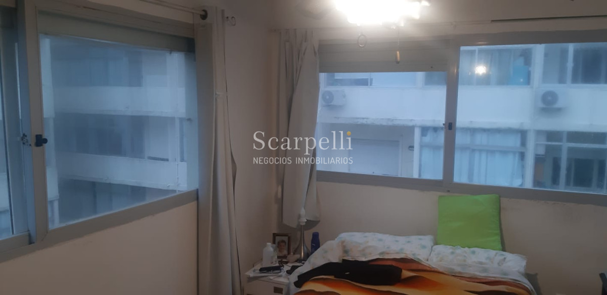 Apartamento ID.21600 - Apartamento 1 dormitorio sobre Gorlero a mts. Playa Brava, Los Dedos & Playa Mansa  3er. Piso con Ascensor.-