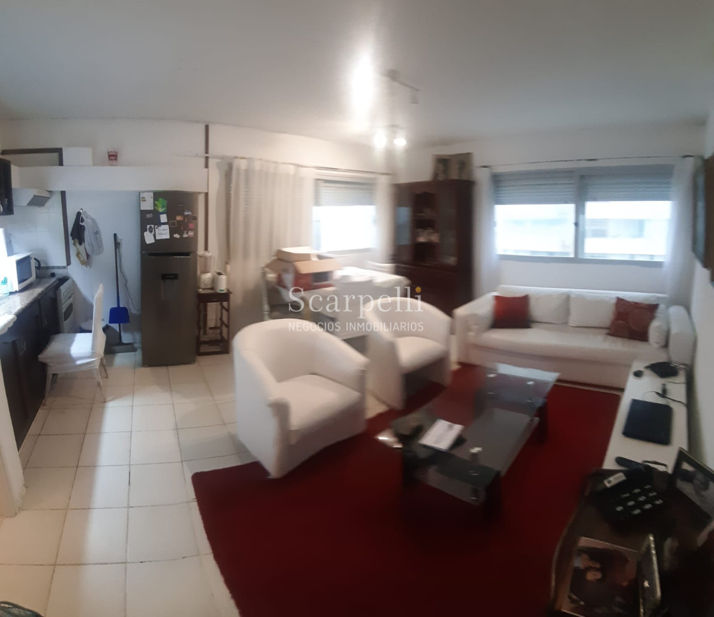 Apartamento ID.21600 - Apartamento 1 dormitorio sobre Gorlero a mts. Playa Brava, Los Dedos & Playa Mansa  3er. Piso con Ascensor.-