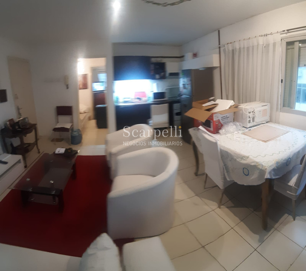 Apartamento ID.21600 - Apartamento 1 dormitorio sobre Gorlero a mts. Playa Brava, Los Dedos & Playa Mansa  3er. Piso con Ascensor.-